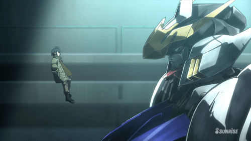 Mobile Suit Gundam: Iron-Blooded Orphans / Episode 11 / Mikazuki floating in front of his Gundam