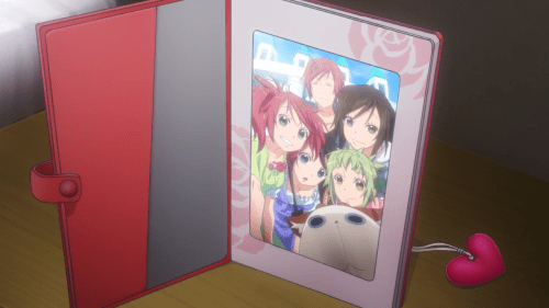Amanchu! / Episode 9 / Teko and the gang together for a group photo